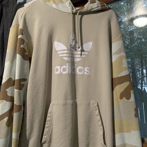 Men’s adidas sweatshirt